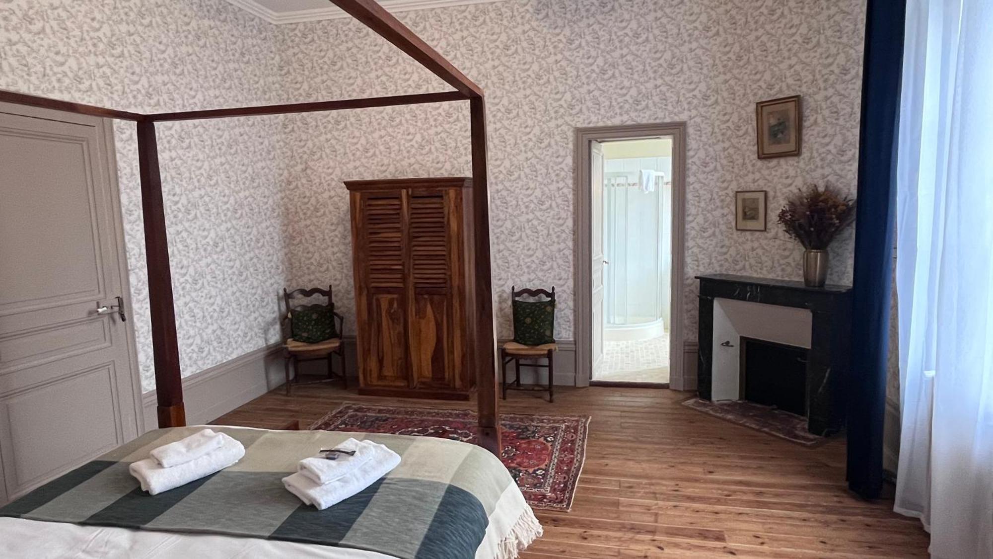 Bed and Breakfast Domaine Du Faure Chadurie Zewnętrze zdjęcie